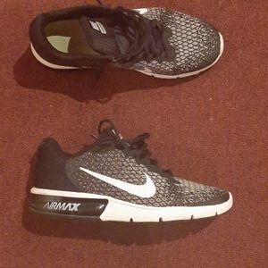 NIKE AIR MAX SEQUENT II